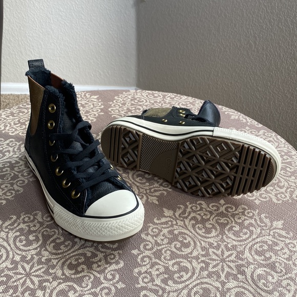 Fur lined Converse Booties - Picture 3 of 8